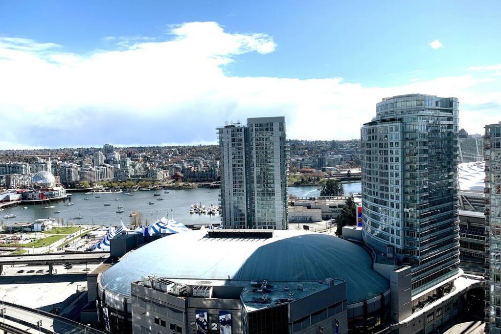 Appartement Downtown 3Br/2Ba+Views+Skytrain+Free Parking à Vancouver Extérieur photo