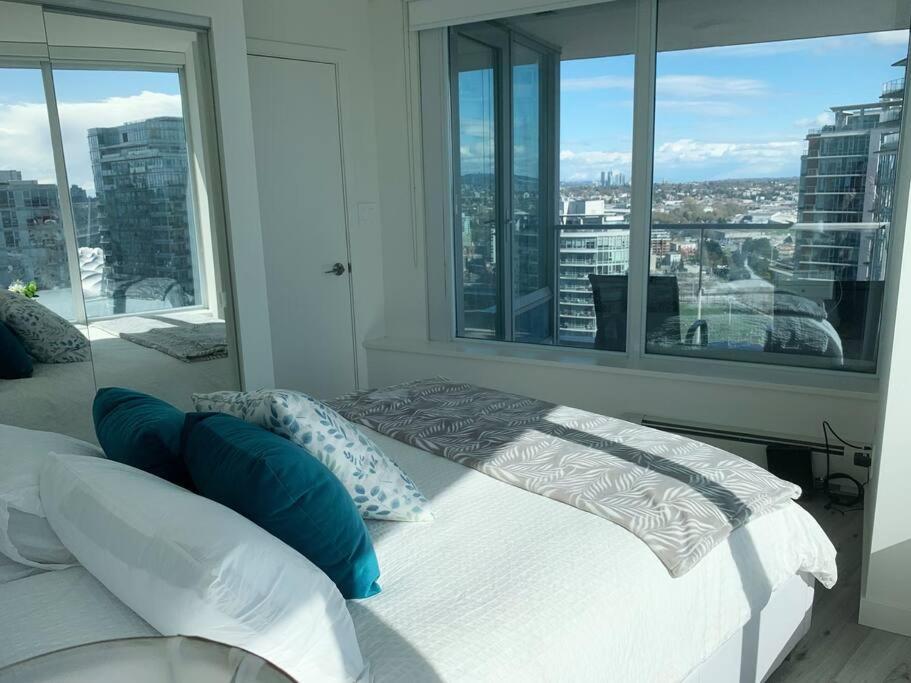 Appartement Downtown 3Br/2Ba+Views+Skytrain+Free Parking à Vancouver Extérieur photo