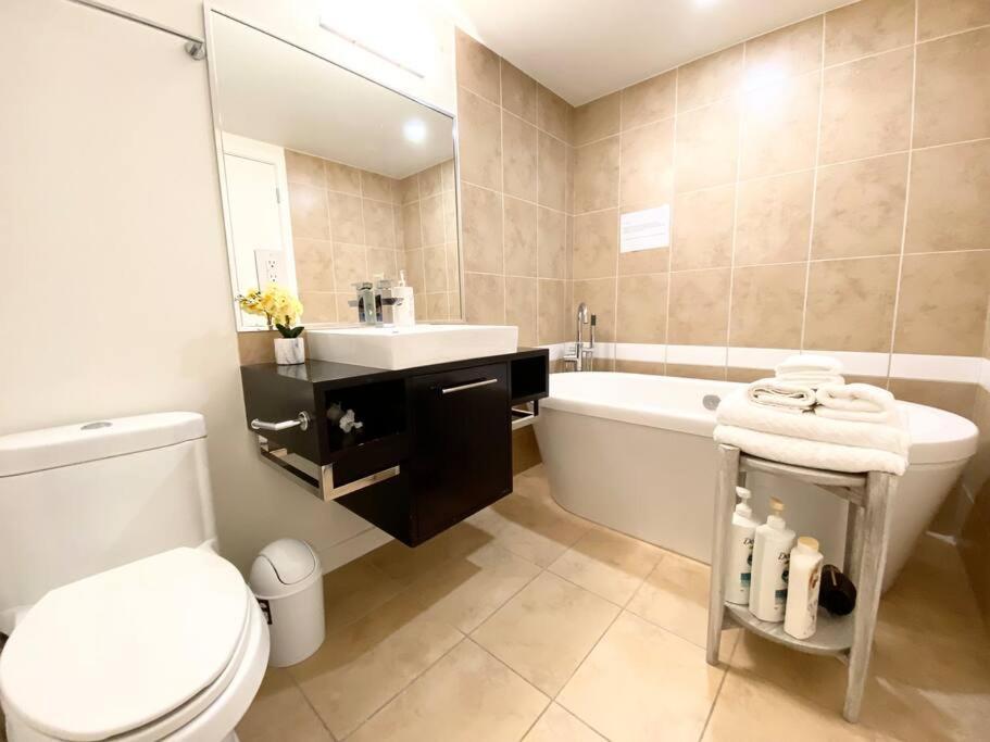 Appartement Downtown 3Br/2Ba+Views+Skytrain+Free Parking à Vancouver Extérieur photo