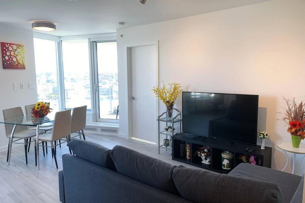 Appartement Downtown 3Br/2Ba+Views+Skytrain+Free Parking à Vancouver Extérieur photo
