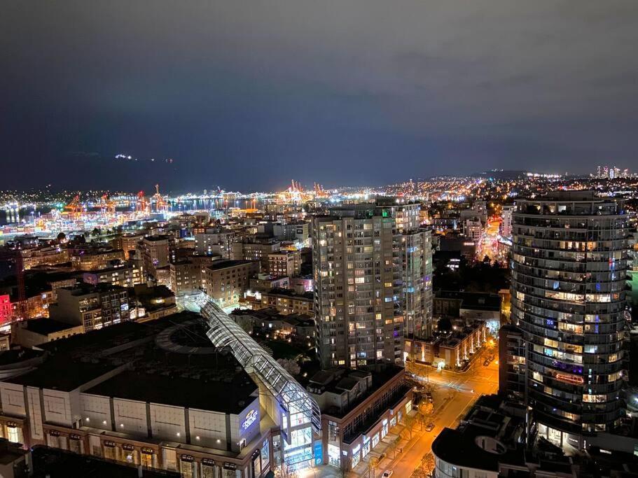 Appartement Downtown 3Br/2Ba+Views+Skytrain+Free Parking à Vancouver Extérieur photo